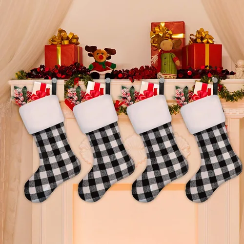 Vista 2 de Skylety - Calcetines de Navidad de 20” con tela a cuadros, piel sintética, para colgar en chimeneas, fiestas de Navidad en familia