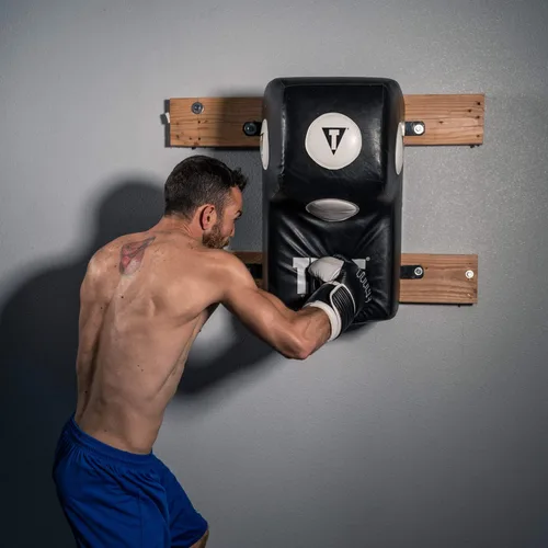 Vista 6 de TITLE Boxing Bolsa de entrenamiento de amenaza de montaje en pared - Bolsa de corte superior, saco de boxeo en ángulo