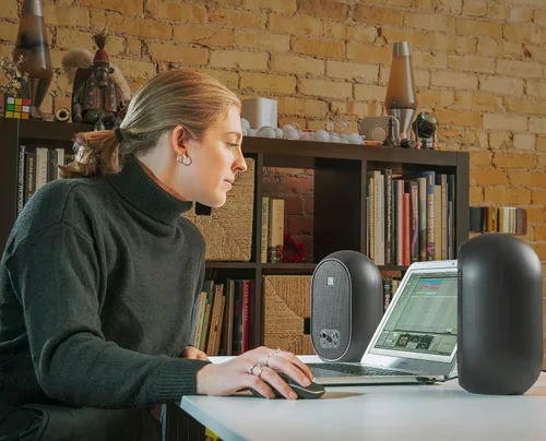 Vista 5 de Monitores de referencia de escritorio compactos JBL Professional 1 Series 104-BT con Bluetooth, negro, vendidos en par, altavoz de 4.5 pulgadas
