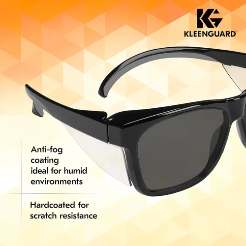 Vista 6 de KleenGuard™ V30 Maverick™ - Gafas de seguridad (49311), con revestimiento antivaho KleenVision™, lentes ahumadas, montura negra, gafas de sol unisex