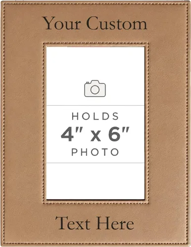 Vista 28 de Marco de fotos de piel sintética de cuero sintético grabado para añadir tu texto personalizado para colgar o en la mesa, marco de fotos familiares