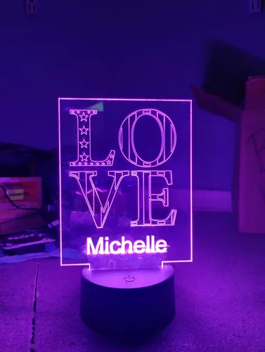 Vista 2 de Lámpara de escritorio personalizada de acrílico 3D con bandera de amor del 4 de julio