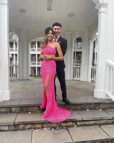 Vista 3 de Rjer One Shoulder Prom Dresses 2023 Sequin Formal Dresses Long Evening Gowns Slit Wedding Party Dresses