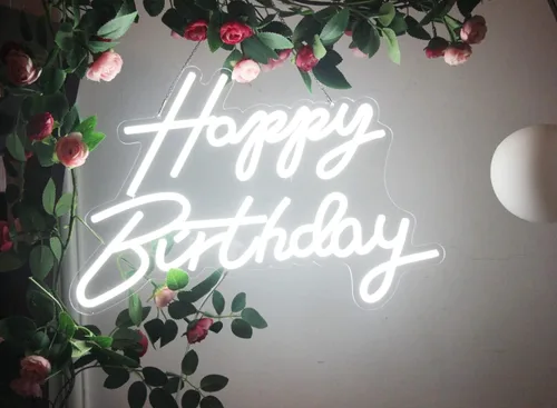 Vista 2 de STRTT - Letrero LED de neón de feliz cumpleaños, luz nocturna, decoración de fiesta de cumpleaños, color blanco, funciona con USB, para telón