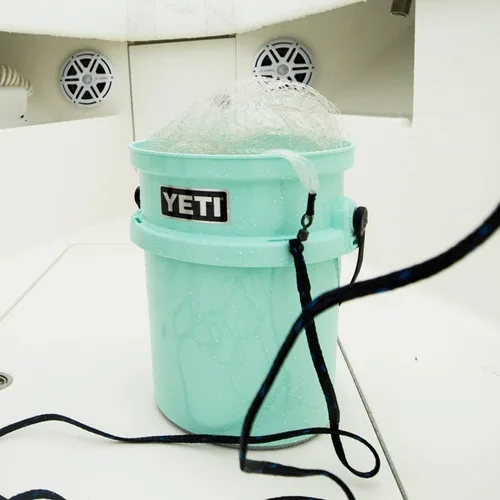Vista 8 de Cubeta YETI Loadout de 5 galones, resistente a impactos, para pesca y otros usos Espuma de mar
