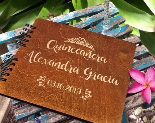 Vista 4 de Libro de invitados de quinceañera, decoración de madera rústica grabada, personalizada, 15 cumpleaños, invitados, recuerdo de fiesta