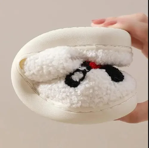 Vista 5 de Qmuzwed Pantuflas de conejo lindas para mujeres y hombres, pantuflas mullidas y esponjosas cálidas y acogedoras con corazón de amor, zapatos suaves