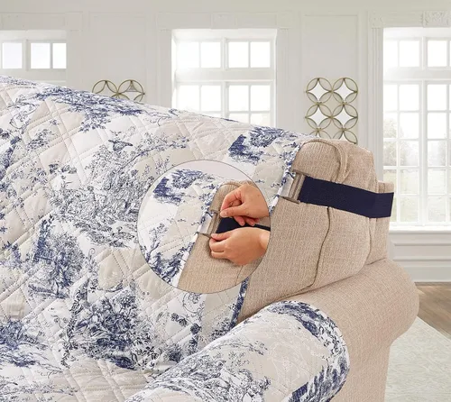 Vista 6 de Brilliant Sunshine Blue Toile Funda Acolchada con Quilted para Silla, 23 pulgadas de Ancho de Asiento, Protector de Muebles Antideslizante, Correa