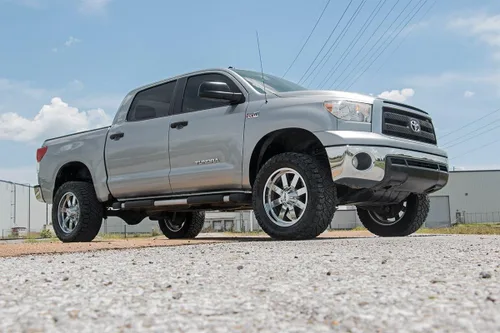 Vista 8 de Kit de elevación de 3.5" Rough Country con soportes N3 para Toyota Tundra 2007-2021 - 76831