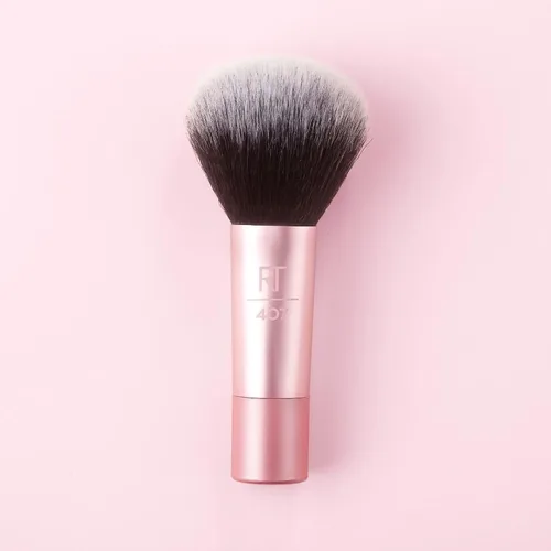 Vista 6 de Real Techniques Mini brocha de maquillaje multitarea, para rubor, bronceador y polvo, cepillo facial con cerdas sintéticas cortadas a medida