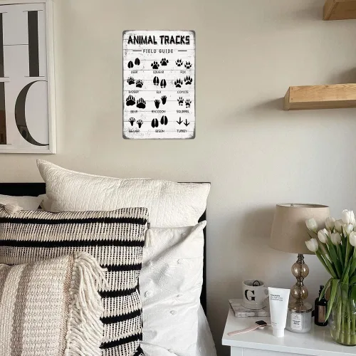 Vista 7 de Animal Tracks - Letrero de metal con guía de campo, arte de pared, cabaña de troncos, bosque, caza, guardería de niños, decoración rústica para casa