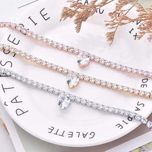 Vista 3 de Collar con Diamantes de Imitación Brillantes en Forma de Corazón para Gatos y Perros Collar de Gemas para Mascotas Collar con Diamantes de Imitación