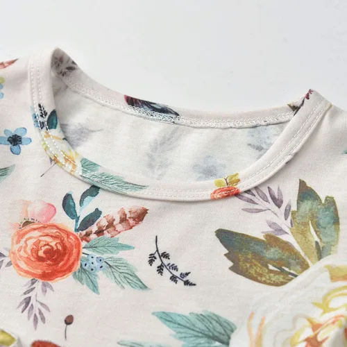 Vista 4 de Conjunto de 3 piezas de ropa de bebé niña con volantes, camisa floral y pantalones, diadema
