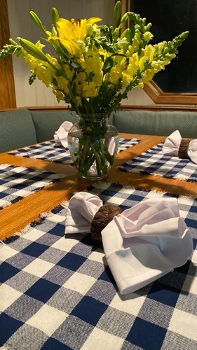 Vista 4 de Servilleteros de madera rústica, hecho a mano, creativo, soporte redondo para mesa de cena y decoración de fiesta de boda (10)