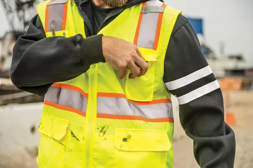 Vista 5 de Kishigo Men's High Visibility Reflective Solid Front with Mesh Back Vest