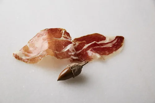 Vista 3 de MARCOS SALAMANCA Cerdo Ibérico Criado en Pastura Jamón Ibérico de Bellota Criado en Seco/Jamón Deshuesado 100% Ibérico de Bellota D.O Guijuelo