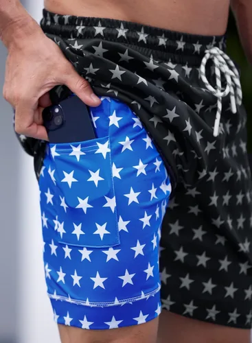 Vista 4 de Traje de baño para hombre con bandera estadounidense con forro de compresión y bolsillos