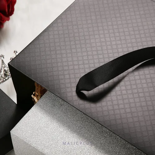 Vista 5 de 12 bolsas de regalo grandes de 13 x 5 x 10 pulgadas, bolsas de regalo grandes color negro mate con asas para el día de Acción de Gracias y todas