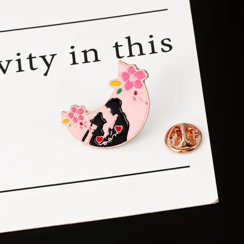 Vista 5 de Sailor Anime Moon Cosplay Pines Alfileres esmaltados de anime, broche de flor de rosa roja con diseño de luna, insignias de metal, regalos
