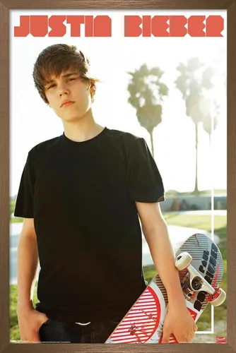 Vista 17 de Trends International Justin Bieber - Póster de pared de monopatín, 14.725 x 22.375 pulgadas, versión enmarcada de madera de granero