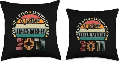 Vista 3 de 13 Year Old Vintage December 2011 13th Birthday Retro Throw Pillow