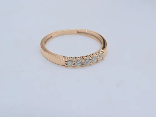 Vista 121 de Dazzlingrock Collection Anillo de boda redondo de 5 piedras preciosas o diamantes para mujer en oro macizo de 10 K/14 K/18 K