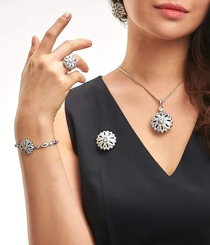 Vista 5 de ETHNIQ Carrington Collection - Alianzas de boda chapadas en platino con tema floral adornado con circonita cúbica de diamante, ideas de regalo