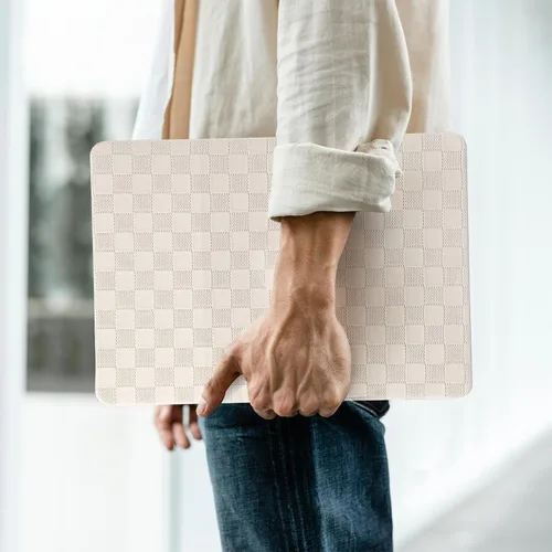 Vista 2 de Funda compatible con MacBook Air de 13 pulgadas (versión 2010-2017). Modelos: A1466 / A1369, funda rígida de piel crema texturizada a cuadros, sin