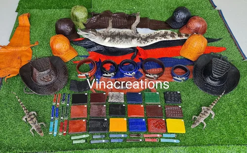 Vista 7 de HATA Cartera plegable de cocodrilo para hombre, hecha a mano para vientre o bocina con bloqueo RFID por vietnamita, Bifold-Dark Brown-Croc Belly
