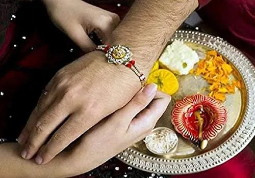 Vista 8 de IS4A Juego de 5 pulseras Rakhi surtidas (5 Rakhis) hechas a mano Rakhi Juego de 5 regalos Rakhi para hermano, hermana, bhaiya, bhabhi para indio