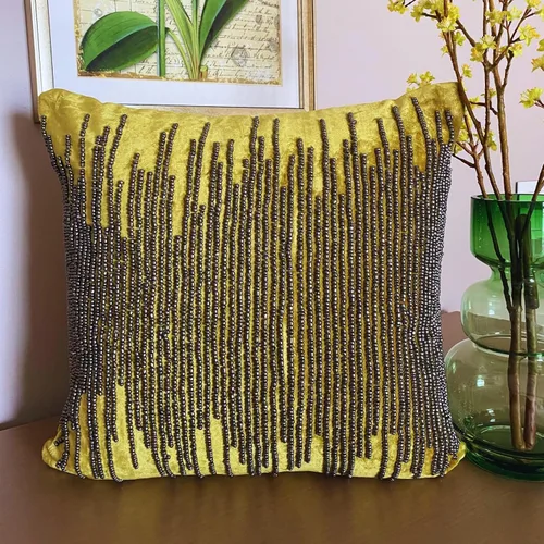 Vista 3 de The HomeCentric Fundas de almohada, 12 x 12 pulgadas, cuadradas, decorativas, fundas de almohada de terciopelo Chartreuse con cuentas grises