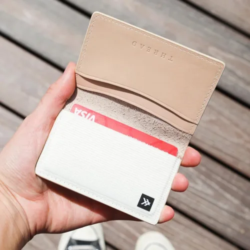 Vista 5 de Thread Wallets Cartera Bifold Delgada con Bloqueo RFID con Protección de Tarjetas, Negro, Talla única, Minimalista