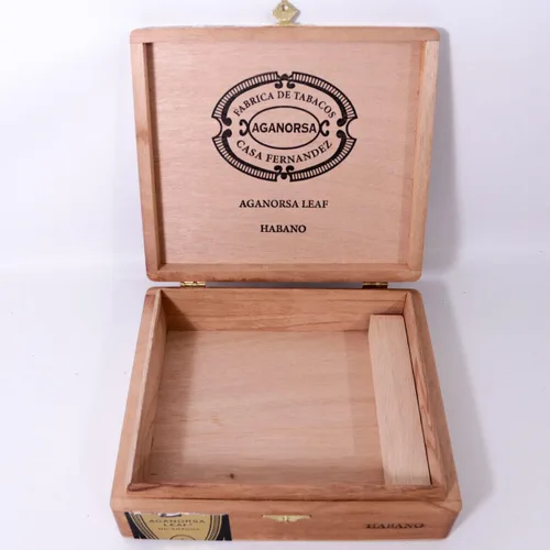 Vista 5 de Aganorsa Casa Fernandez Titan Habano Caja de cigarros de madera vacía 8" x 7" x 2