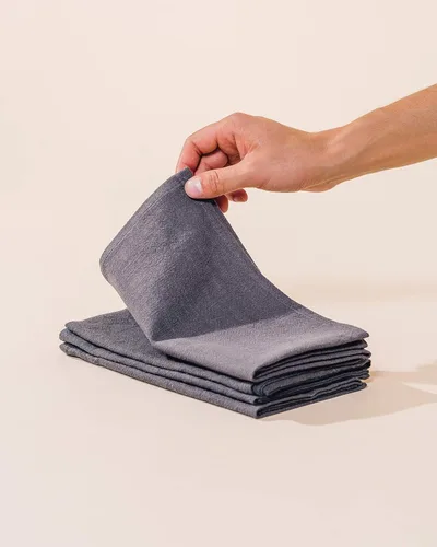 Vista 2 de Caldo Servilletas de lino – Rústicas – Tela suave y duradera – Lavable y reutilizable – Paquete de 4 – 20 x 20 pulgadas (pizarra)