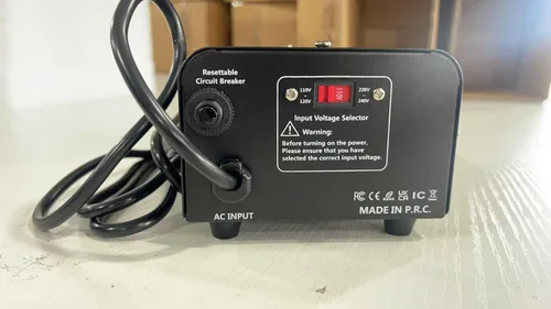 Vista 3 de Yinleader Transformador de voltaje Step Up & Step Down Convertidor de potencia con cable de alimentación de EE. UU., convierte 110 V a 220 V O 220 V