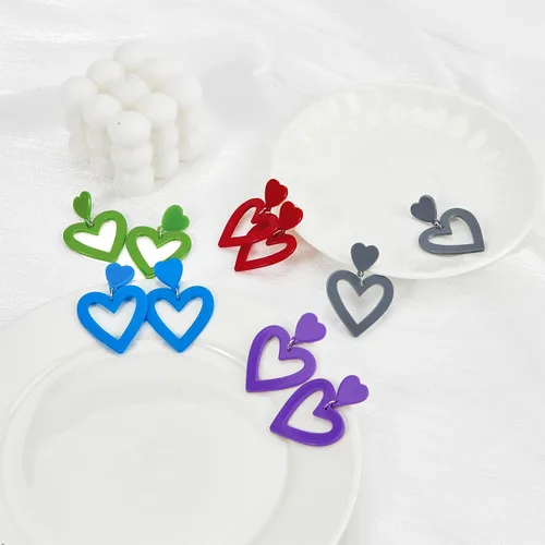 Vista 6 de Pendientes de corazón Y2K Love Heart Big Hoop Cute Fun Hang Earrings