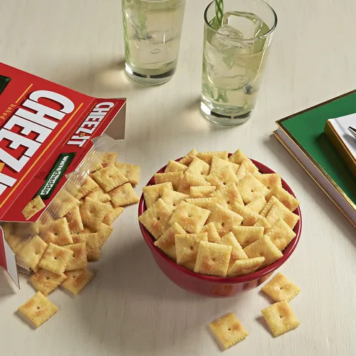 Vista 2 de Kelloggs Keebler Cheez-It Cheddar blanco, 4.50 onzas (paquete de 12)