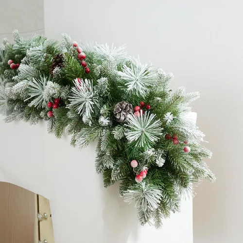 Vista 8 de Guirnalda de Navidad artificial preiluminada de 9 pies con 50 luces LED, funciona con pilas, decoraciones navideñas con rama de 300 puntas