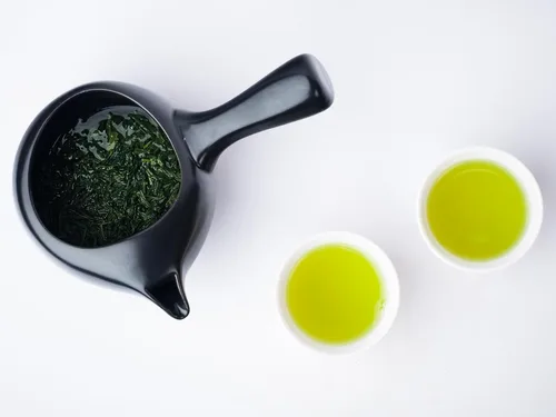 Vista 6 de Kabusecha japonesa orgánica - Cultivar Saemidori First Harvest - Fukamushi al vapor profundo - Sencha cultivado a la sombra - Té verde de hojas
