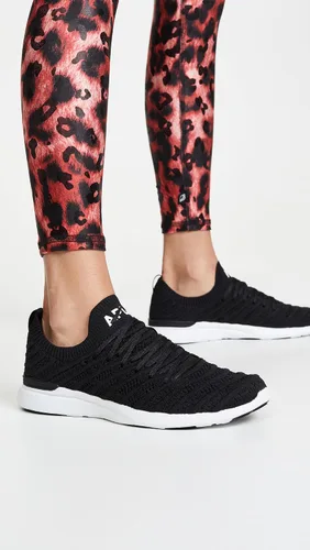 Vista 3 de APL Athletic Propulsion Labs Tenis Techloom Wave para mujer forro polar verde con licencia oficial de star wars silent one crew