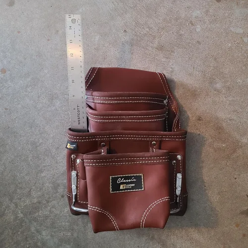 Vista 5 de Bolsa de herramientas de carpintero de oro de cuero 3350, cuero curtido al aceite marrón 10 bolsillos Full-grain leather with 2 hammer holders and