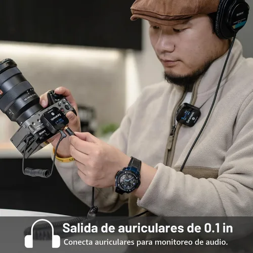 Vista 3 de Saramonic Blink900 B1 Sistema de micrófono inalámbrico Lavalier y alcance inalámbrico de 656 pies y pantalla OLED para cámara réflex digital Canon