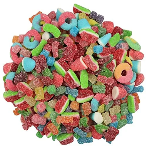 Vista 5 de Surtido de caramelos de gomitas ácidas a granel de 2 libras – Formas para niños, cubos, rebanadas de sandía, osos, cerezas gemelas, rodajas de mango