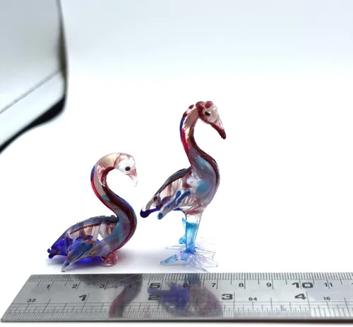 Vista 2 de Figuras en miniatura de flamenco de animales pintados a mano de vidrio soplado, arte de pájaro, regalo coleccionable para decorar (2 rojo azul)