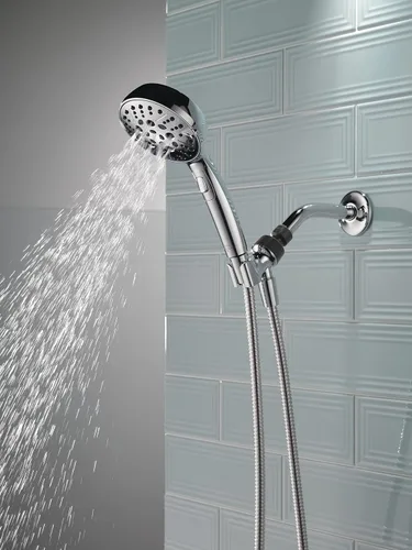 Vista 2 de Delta Faucet H2Okinetic - Cabezal de ducha de mano de 6 ajustes, ducha cromada con manguera, ducha de mano 1.75 GPM, cromo 75536