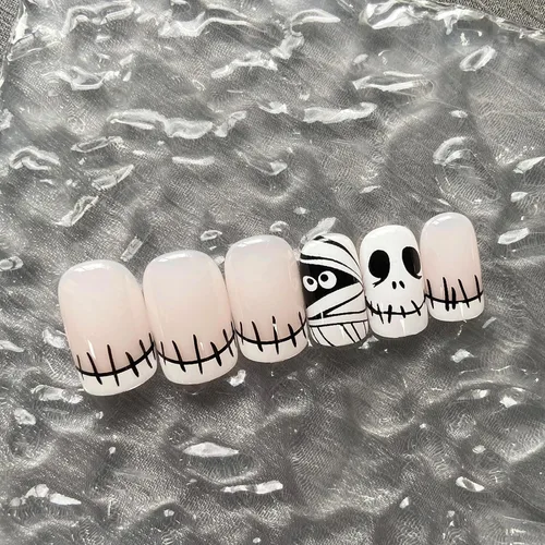 Vista 6 de Uñas postizas de punta francesa para Halloween, uñas postizas cortas cuadradas con diseños de parches de calavera, cobertura completa, uñas postizas