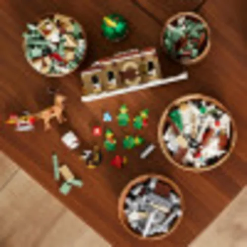 Vista 6 de LEGO Elf Club House (10275) Kit de construcción; un proyecto atractivo y una gran idea de regalo de vacaciones para adultos, nuevo 2021