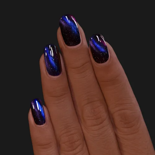 Vista 5 de ILNP After Hours Esmalte de uñas holográfico magnético azul profundo a base de negro