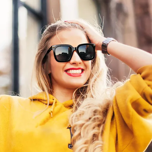 Vista 2 de Wzerry Gafas de sol polarizadas para mujer, gafas de sol clásicas retro con marco cuadrado, protección UV400