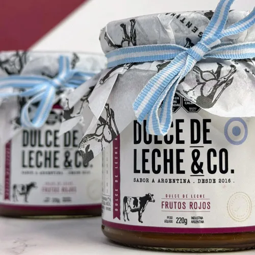 Vista 4 de Dulce de Leche & CO. Dulce de Leche Argentina - Leche de caramelo - DDL&CO Premium 7.8 oz - Sabor a frutas rojas (mediano, 7.8, onzas líquidas)